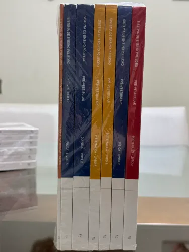 Kit pré-vestibular poliedro, 7 livros.