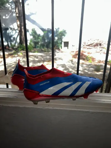 ADIDAS PREDATOR TAM (42)