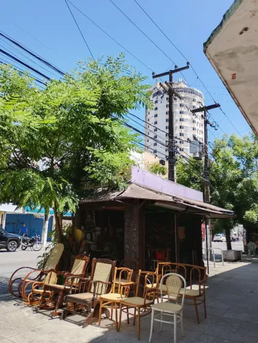 Namoradeira, e cadeiras em geral Aparti 700 reais