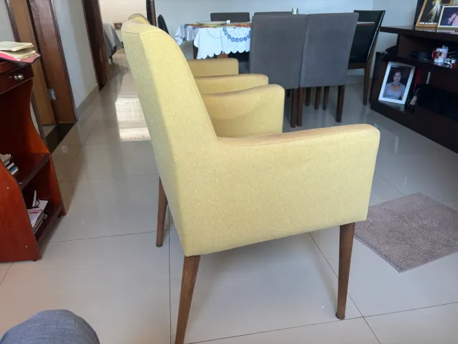 Cadeiras para sala de estar. O par por preço de uma.
