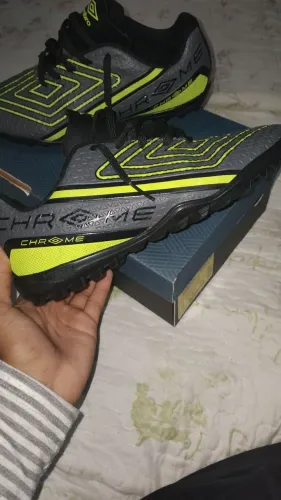 chuteira umbro chrome
