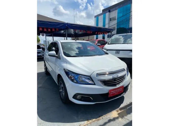 Chevrolet Onix Hatch LT 1.4 8V Flex Power Mec. 4P 2014