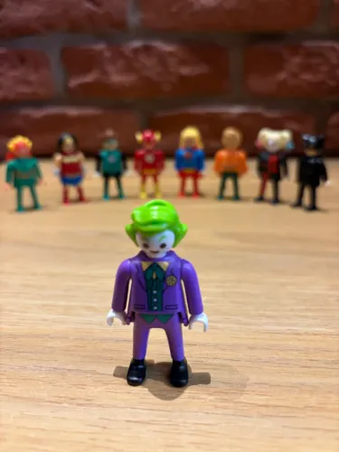 Boneco Coringa DC Playmobil Kinder Ovo