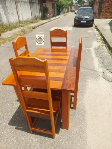 Mesa com 4 cadeiras ( Fazemos Entrega)