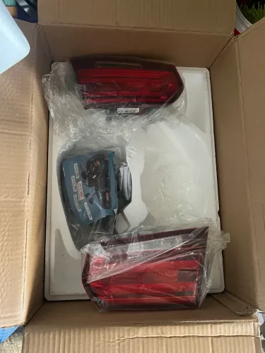 Vendo lanterna traseira ( tampa porta malas BMW 320i f30