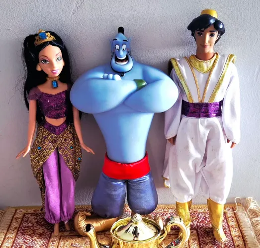 Disney Store, incluindo Aladdin, Gênio e Princesa Jasmine.ORIGINAL GARANTIDO