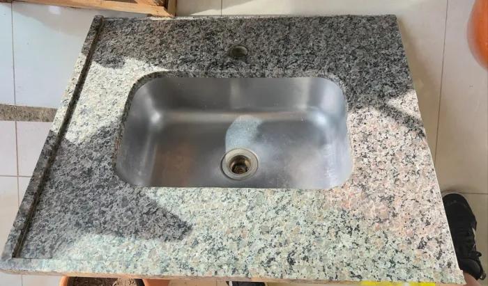 Bancada granito para cozinha + cuba e armário de brinde