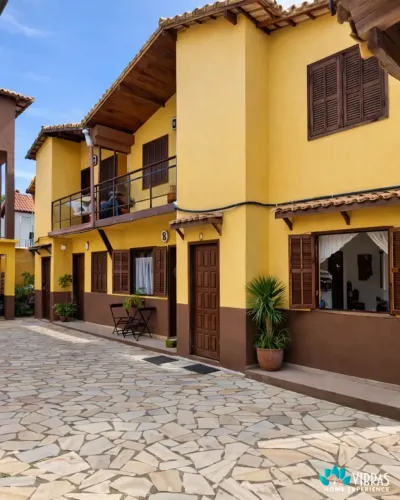 Condomínio à Venda em Búzios com 8 Apartamentos | Geribá