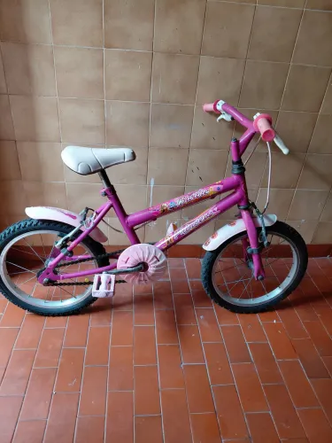 Bicicleta infantil barbie rosa com rodinhas 