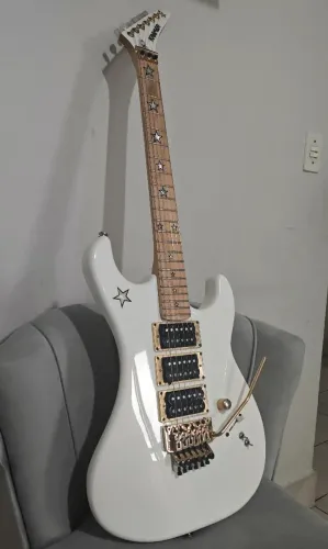 GUITARRA KRAMER JERSEY STAR + HARD CASE