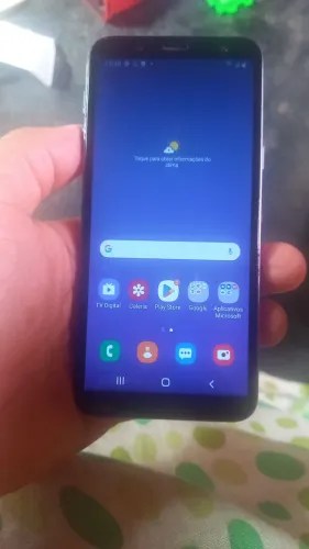 Celular J6
