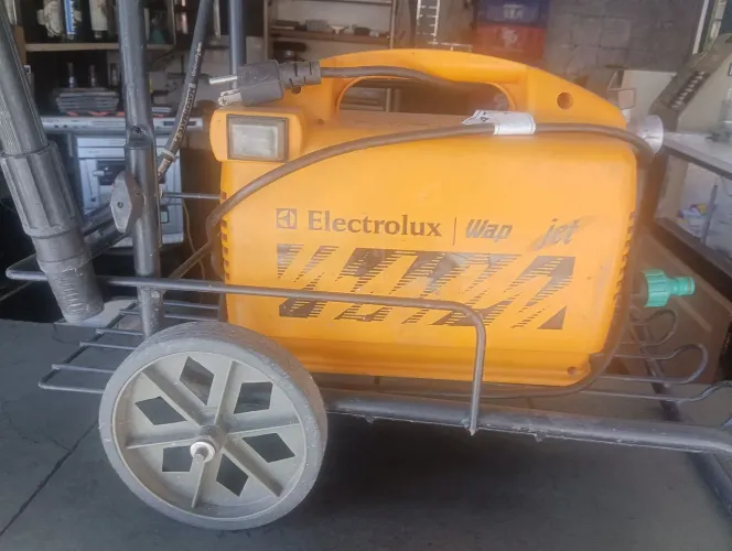 Máquina alta pressão Eletrolux
