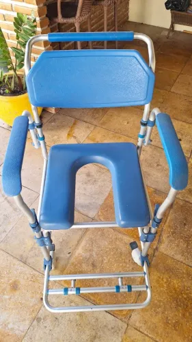 Cadeira de banho e higiene