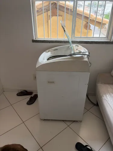 Máquina de lavar funcionando