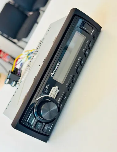 Radio Carro Pioneer MVH-98ub