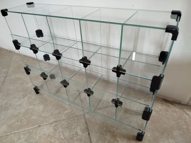 Baleiro expositor em vidro temperado