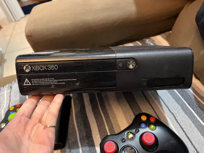 XBOX 360 Slim