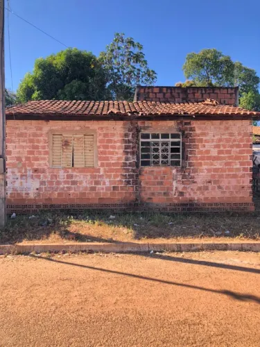Vendo ou troco Casa localizada no setor Padre Luso/ Porto nacional *
