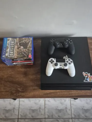 Playstation 4 PRO - 1 TB