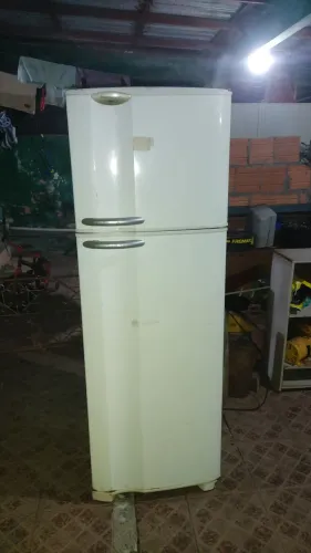 Geladeira electrolux valor 400