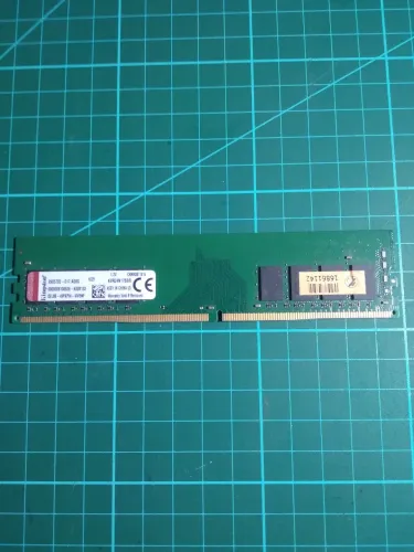 Memória RAM DDR4 8GB Kingston