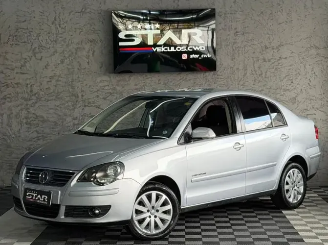 Volkswagen Polo Sedan I Motion 1.6 Total Flex 4P 2010