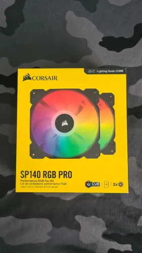 Kit Coolers Corsair SP140 RGB Pro 2x140mm (14cm) com controladora, CO-9050096-WW