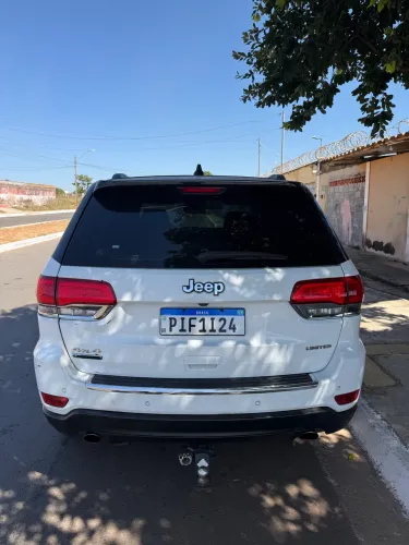 Jeep Grand Cherokee Limited 3.0 TB Dies. AUT 2014