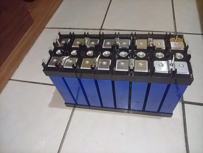 Bateria de lítio 24 volts 100 amperes