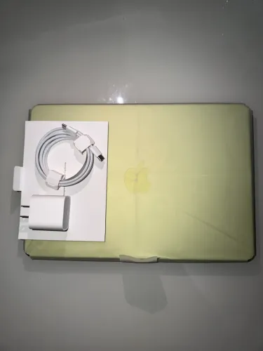 MacBook Neo 512Gb 13Polegadas 1ano garantia apple Silver e verde