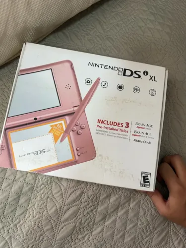 Nintendo DSi XL Rosa Metallic Rose - Completo na Caixa
