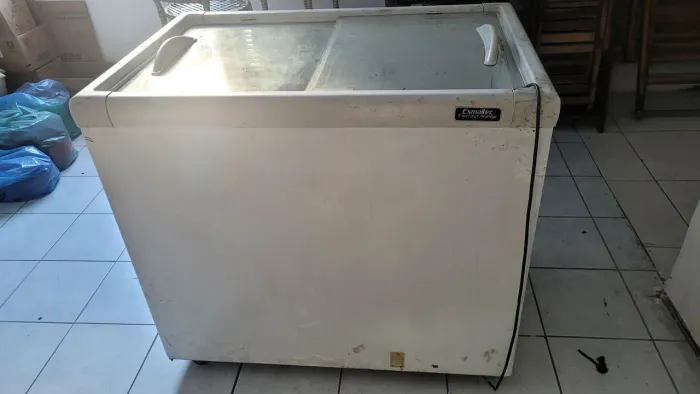 Freezer expositor