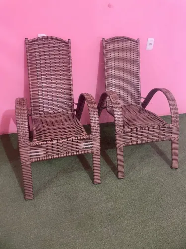 Cadeira confortável pra o dia dia e picina