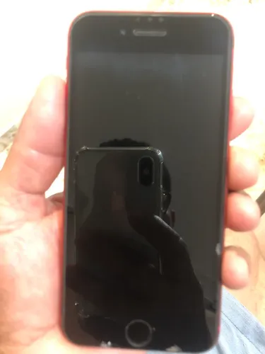 iPhone SE 3ª Geração Usado Com 64 GB de Memória Em Perfeito Estado