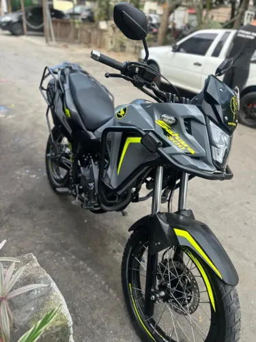 Sahara nova pouco usada .. pra sair hoje