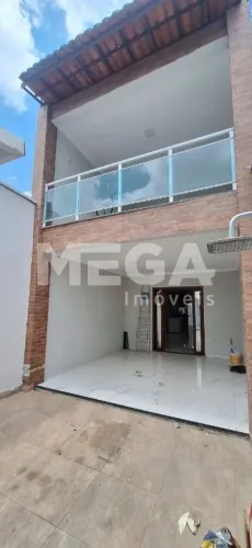 Casa Duplex à Venda em Fortaleza Excelente oportunidade para morar com conforto e espaço!