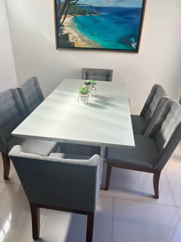 Conjunto mesa e 6 cadeiras