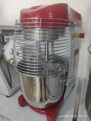 Bh Batedeira planetária industrial 18L braesi