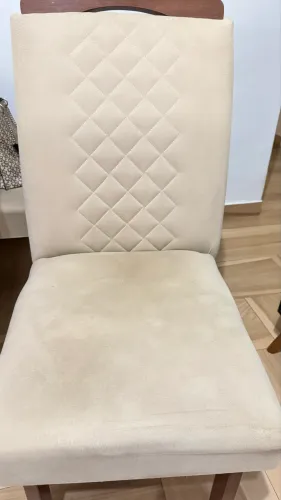 Mesa com 4 cadeiras usada 