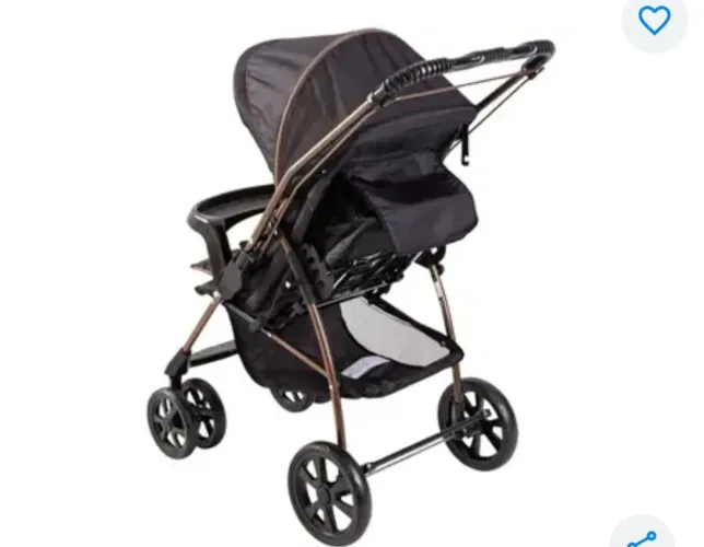 Carrinho de Bebê Galzerano Milano Reversível na cor preto com cobre.