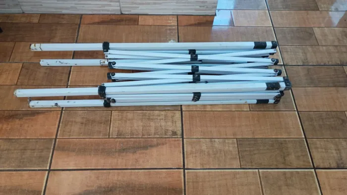 Estrutura para tenda sanfonada 2,20x 2,20x 2 m leia a descrição