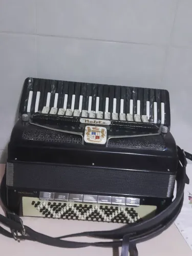 Sanfona noble em quarta  poli fonica  com desmanche lateral oitavada 