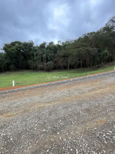 Lote G6 à Venda no Valley Hills em Conservatória | 750 m² com Fundo para Mata