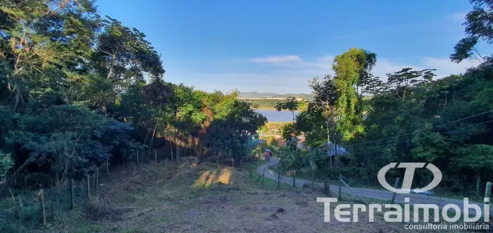 Terreno a venda com vista para a lagoa na Costa do Macacu, em Garopaba.
