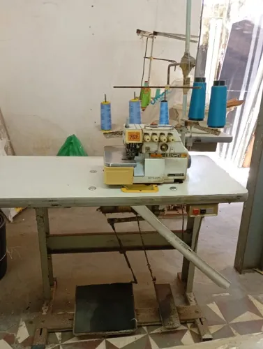 Máquina de Costura Industrial Interlock Siruba 757E