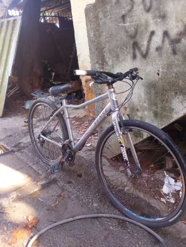 Vende-se bike Sensi move aro 26 quadro alumínio