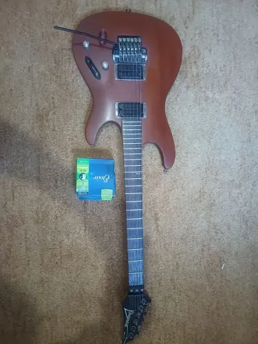Ibanez S320