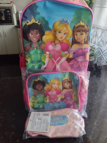 Kit mochila de rodinhas e estojos princesa 
