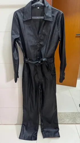 Macacão couro sintético feminino