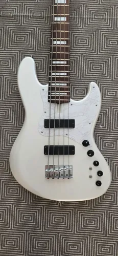 Baixo RB Custom 5 cordas Jazz Bass, oportunidade!